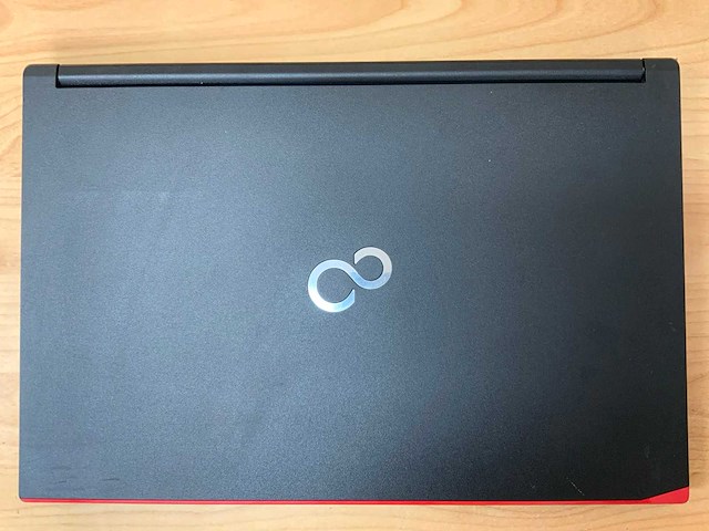 Fujitsu - lifebook e556 - i5 / 8gb / 128gb / 15,6'' laptop - afbeelding 7 van  8