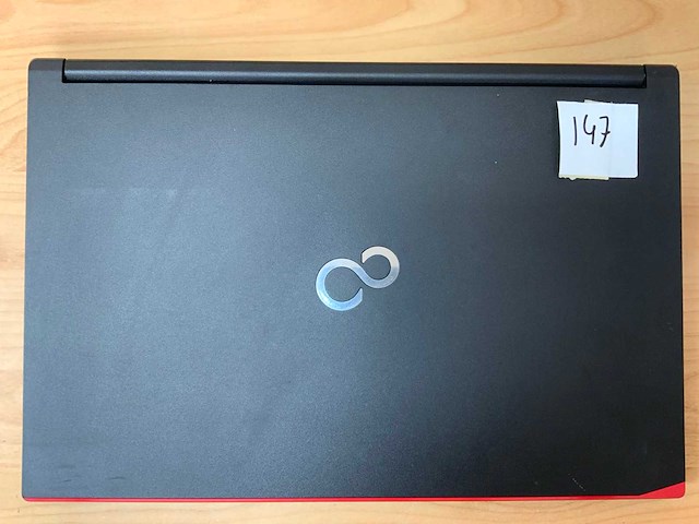 Fujitsu - lifebook e556 - i5 / 8gb / 128gb / 15,6'' laptop - afbeelding 8 van  8
