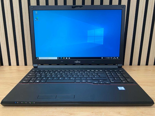 Fujitsu - lifebook e556 gen 6 - laptop - afbeelding 1 van  8