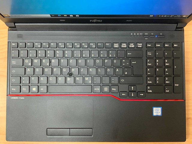 Fujitsu - lifebook e556 gen 6 - laptop - afbeelding 3 van  8