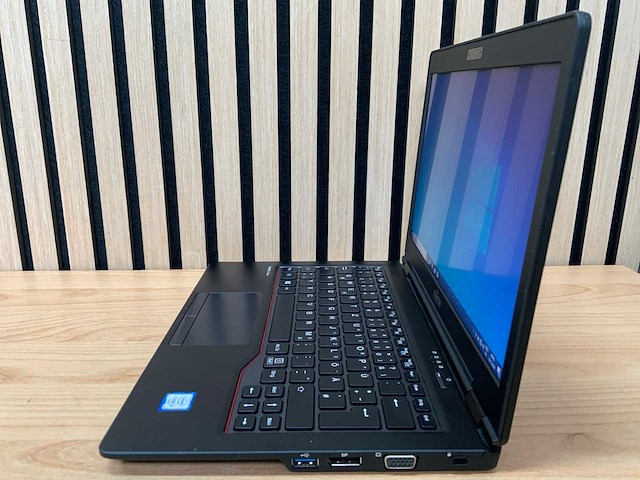 Fujitsu - lifebook u727 gen 6 - laptop - afbeelding 4 van  8