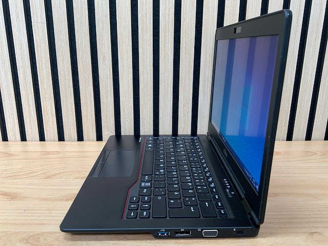 Fujitsu - lifebook u727 gen 6 - laptop - afbeelding 3 van  5