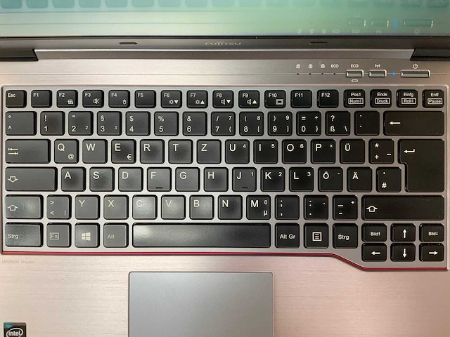 Fujitsu - lifebook u745 gen 5 - laptop - afbeelding 2 van  8