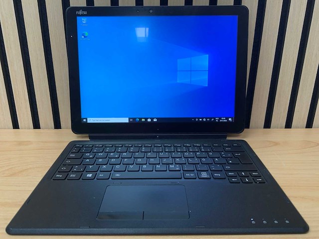 Fujitsu - stylistic v727 gen 7 - laptop - afbeelding 1 van  8