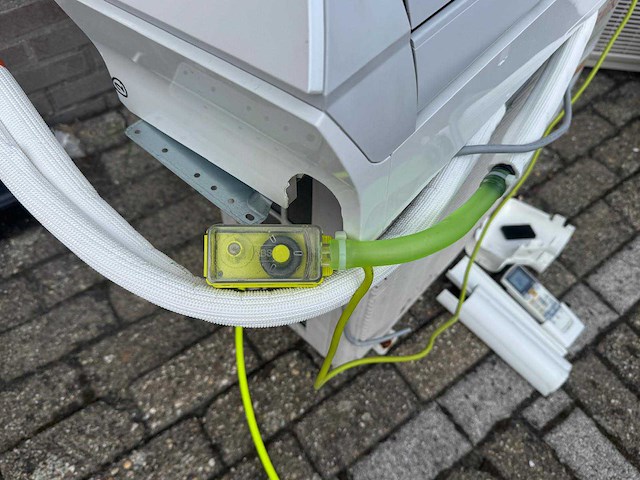 Fujitsu airco binnen+ buiten unit - afbeelding 2 van  5