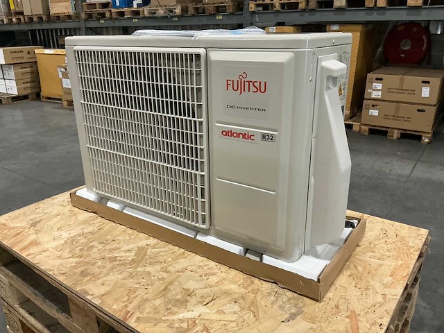Fujitsu aoyg09kgca airconditioning buitenunit - afbeelding 1 van  4