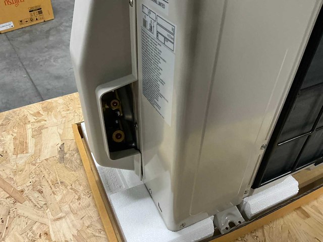 Fujitsu aoyg12keta airconditioning buitenunit - afbeelding 11 van  13