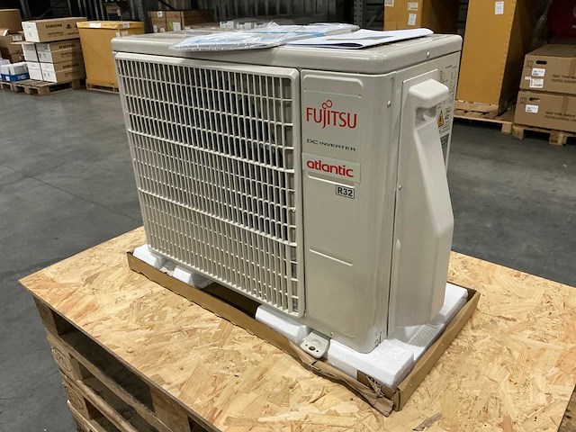 Fujitsu aoyg12kmcc airconditioning buitenunit - afbeelding 1 van  13