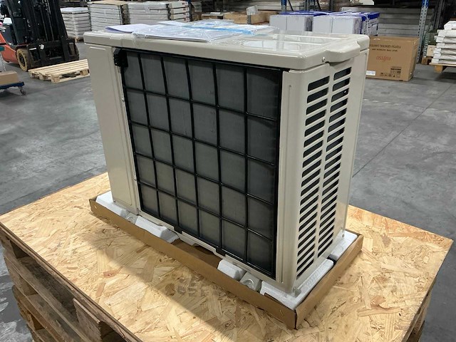 Fujitsu aoyg12kmcc airconditioning buitenunit - afbeelding 7 van  13