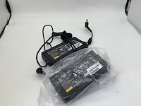 Fujitsu dikke pin fujitsu 170w laptop adapter (2x) - afbeelding 1 van  4