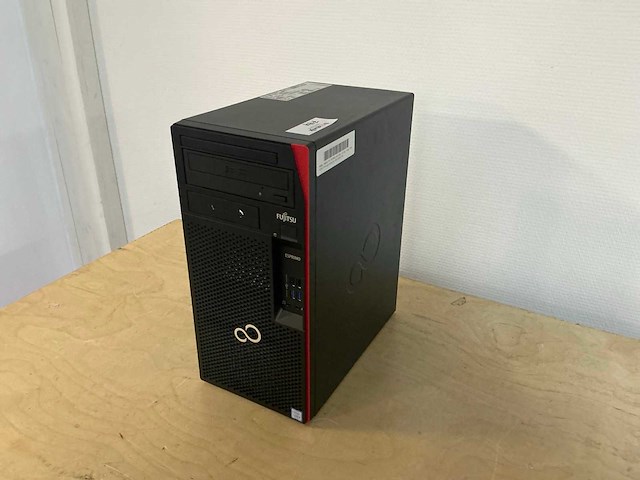 Fujitsu esprimo p557/e85+ - i5-7400 desktop - afbeelding 1 van  4