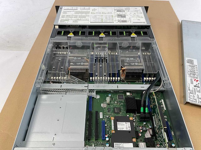 Fujitsu (primergy-rx2540-m5) - 2x xeon(r) silver 4215, 192 gb ram (12x16gb), 240 gb ssd rack mount chassis - afbeelding 6 van  7