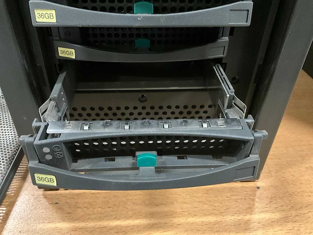 Fujitsu siemens primergy tx150 server - afbeelding 5 van  9