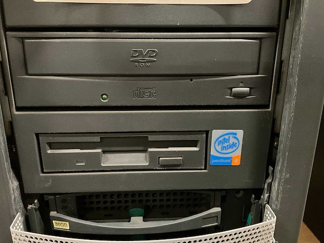 Fujitsu siemens primergy tx150 server - afbeelding 7 van  9