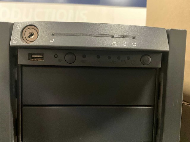 Fujitsu siemens primergy tx150 server - afbeelding 2 van  10