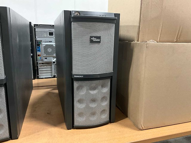 Fujitsu siemens primergy tx150 server - afbeelding 1 van  10