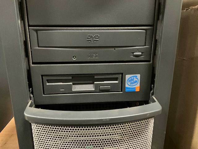 Fujitsu siemens primergy tx150 server - afbeelding 9 van  10