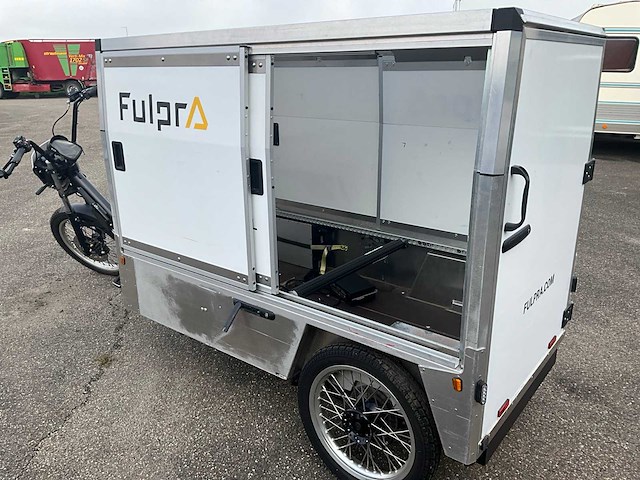Fulpra triple cargobike elektrische transportfiets - afbeelding 3 van  18