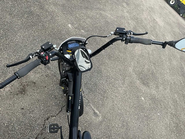Fulpra triple cargobike elektrische transportfiets - afbeelding 4 van  18