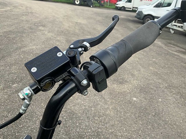 Fulpra triple cargobike elektrische transportfiets - afbeelding 21 van  21