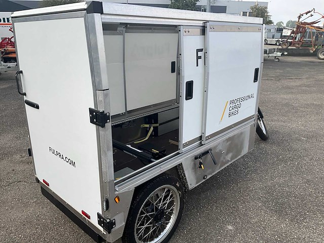 Fulpra triple cargobike elektrische transportfiets - afbeelding 23 van  23