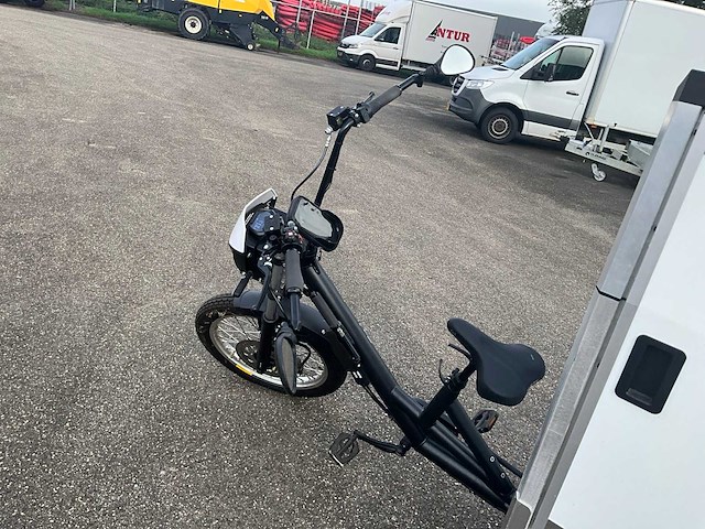 Fulpra triple cargobike elektrische transportfiets - afbeelding 17 van  18