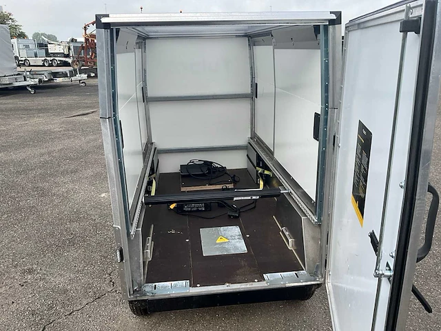 Fulpra triple cargobike elektrische transportfiets - afbeelding 23 van  23