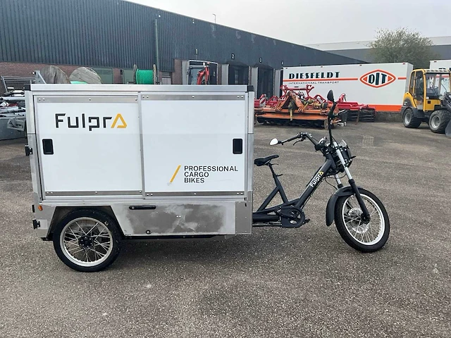 Fulpra triple cargobike elektrische transportfiets - afbeelding 16 van  23