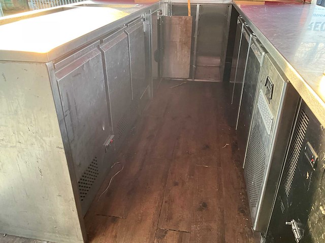 Funtear retro 20 airstream foodtruck - afbeelding 10 van  41