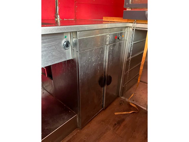 Funtear retro 20 airstream foodtruck - afbeelding 13 van  41