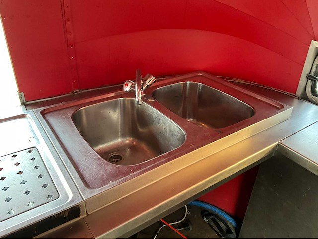 Funtear retro 20 airstream foodtruck - afbeelding 18 van  41