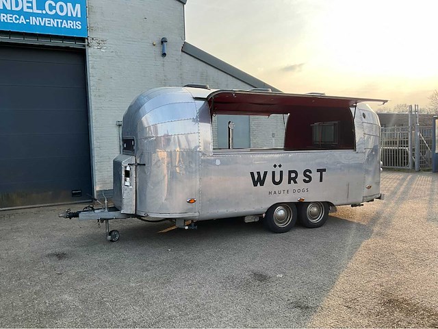 Funtear retro 20 airstream foodtruck - afbeelding 22 van  41