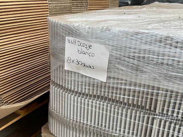 Fustcode 338 partij vouwdozen (ca. 1860x) - afbeelding 1 van  6
