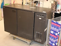 Fustenkoeling serrco met twee dubbele tapkranen. afmeting 135 x 58 cm. hoogte 85 cm