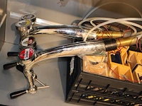 Fustenkoeling serrco met twee dubbele tapkranen. afmeting 135 x 58 cm. hoogte 85 cm - afbeelding 4 van  5