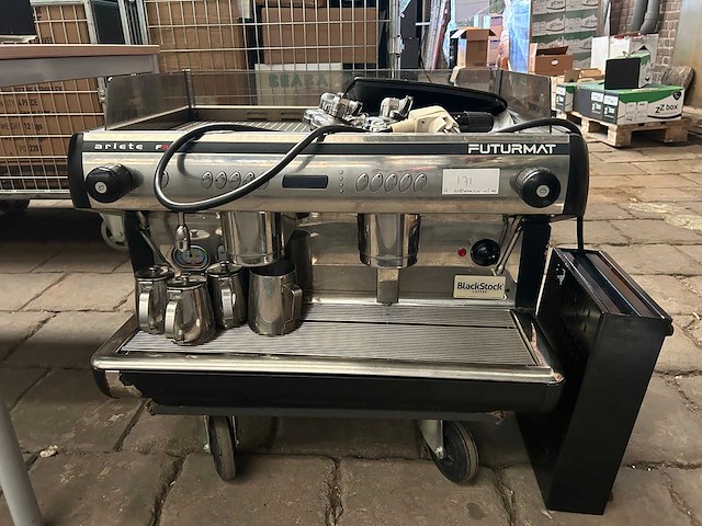 Futurmat ariete f3 - professionele 2-groeps espressomachine incl. toebehoren - afbeelding 1 van  12