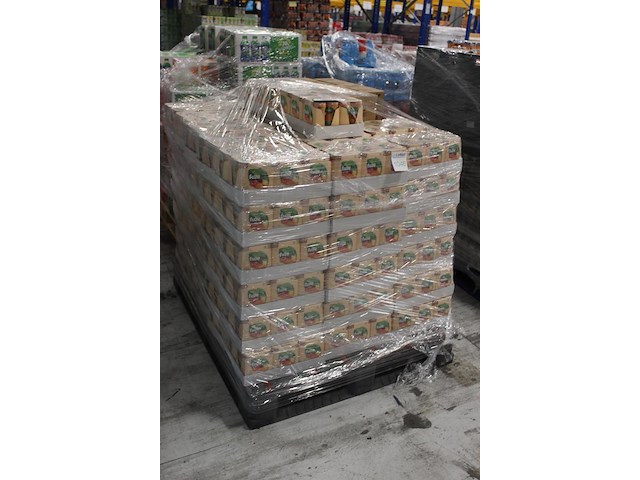 Fuzetea black teea peach hibiscus en maaza op pallet 1976 blikken/pakken. tht 2025. bod is inclusief 244,80... - afbeelding 2 van  2