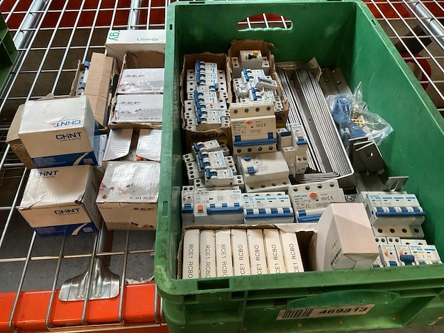 Gacia/ sep partij aardlekautomaten - afbeelding 1 van  5