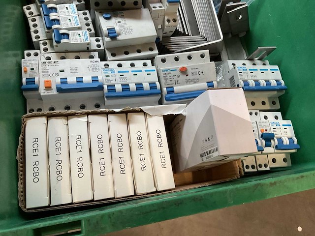 Gacia/ sep partij aardlekautomaten - afbeelding 3 van  5