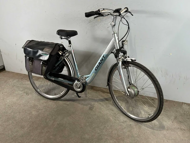 Gaint twist elektrische dames fiets - afbeelding 1 van  9