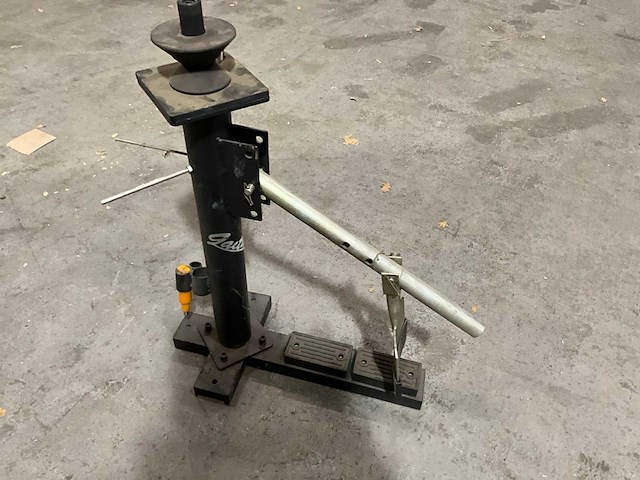 Gaithers bandenmonteerstandaard - afbeelding 1 van  4