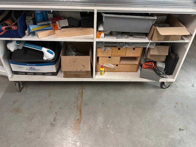 Gallery stretcher spanapparaat met werktafel. - afbeelding 3 van  4