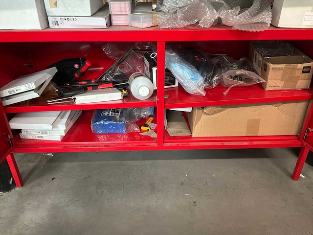 Gallery stretcher spanapparaat met werktafel. - afbeelding 4 van  4