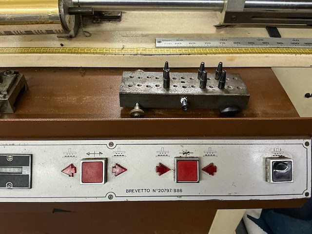 Galli tce3000/2t leerstans-/ponsmachine met markeerunit – 3.000 kg – incl. ponsen - afbeelding 3 van  27