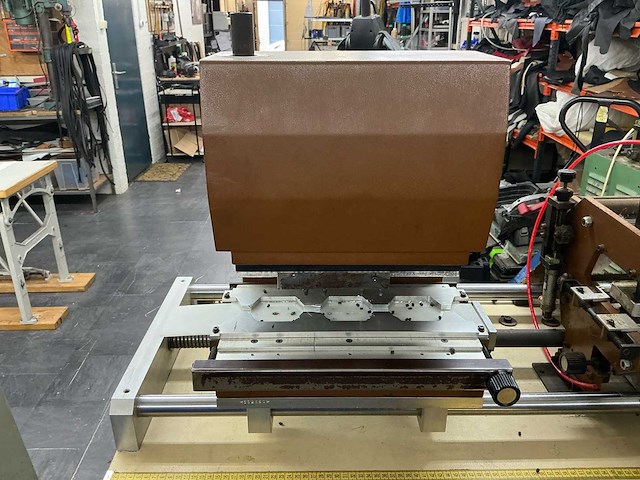 Galli tce3000/2t leerstans-/ponsmachine met markeerunit – 3.000 kg – incl. ponsen - afbeelding 21 van  27