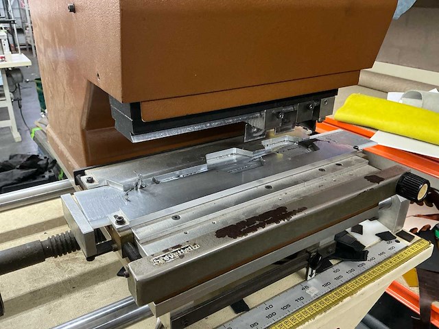 Galli tce3000/2t leerstans-/ponsmachine met markeerunit – 3.000 kg – incl. ponsen - afbeelding 26 van  27