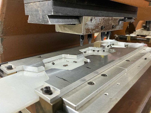Galli tce3000/2t leerstans-/ponsmachine met markeerunit – 3.000 kg – incl. ponsen - afbeelding 14 van  27