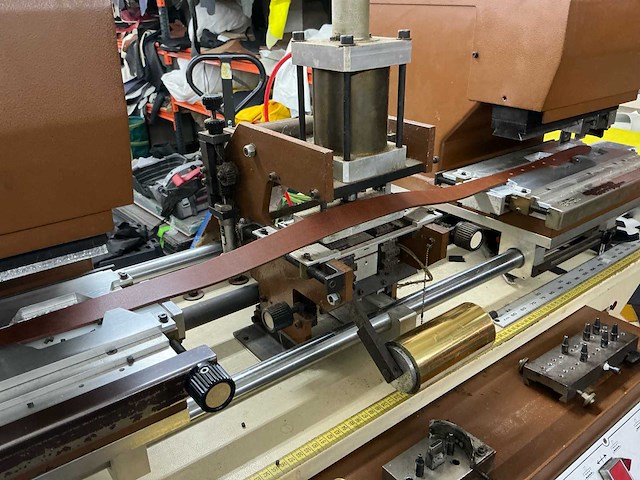 Galli tce3000/2t leerstans-/ponsmachine met markeerunit – 3.000 kg – incl. ponsen - afbeelding 20 van  27