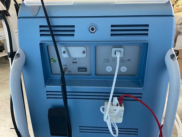 Gambro - artis - dialysis equipment - 2013 (56x) - afbeelding 10 van  11