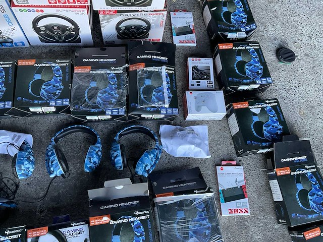 Gaming accessoire (44x) - afbeelding 2 van  19